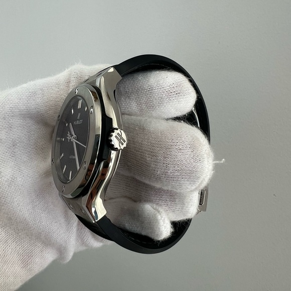 Hublot Classic fusion Titanium 38mm with alligator strap - Picture 8 of 11